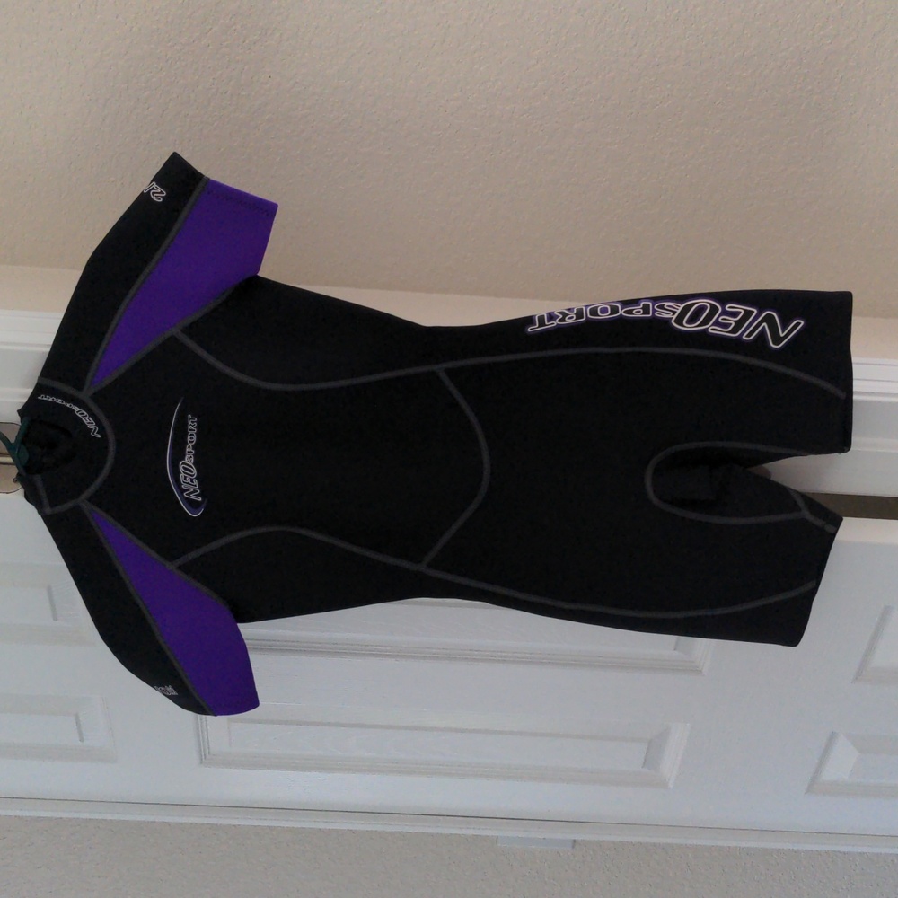 Women's Shorty NeoSport Wetsuit Size 4 Superb Condition